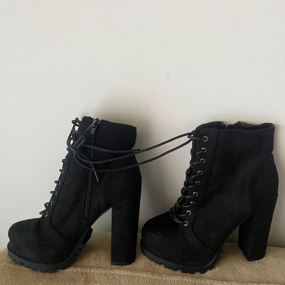 Lot of women’s shoes . Three pairs. Two pairs new. - Picture 5 of 11